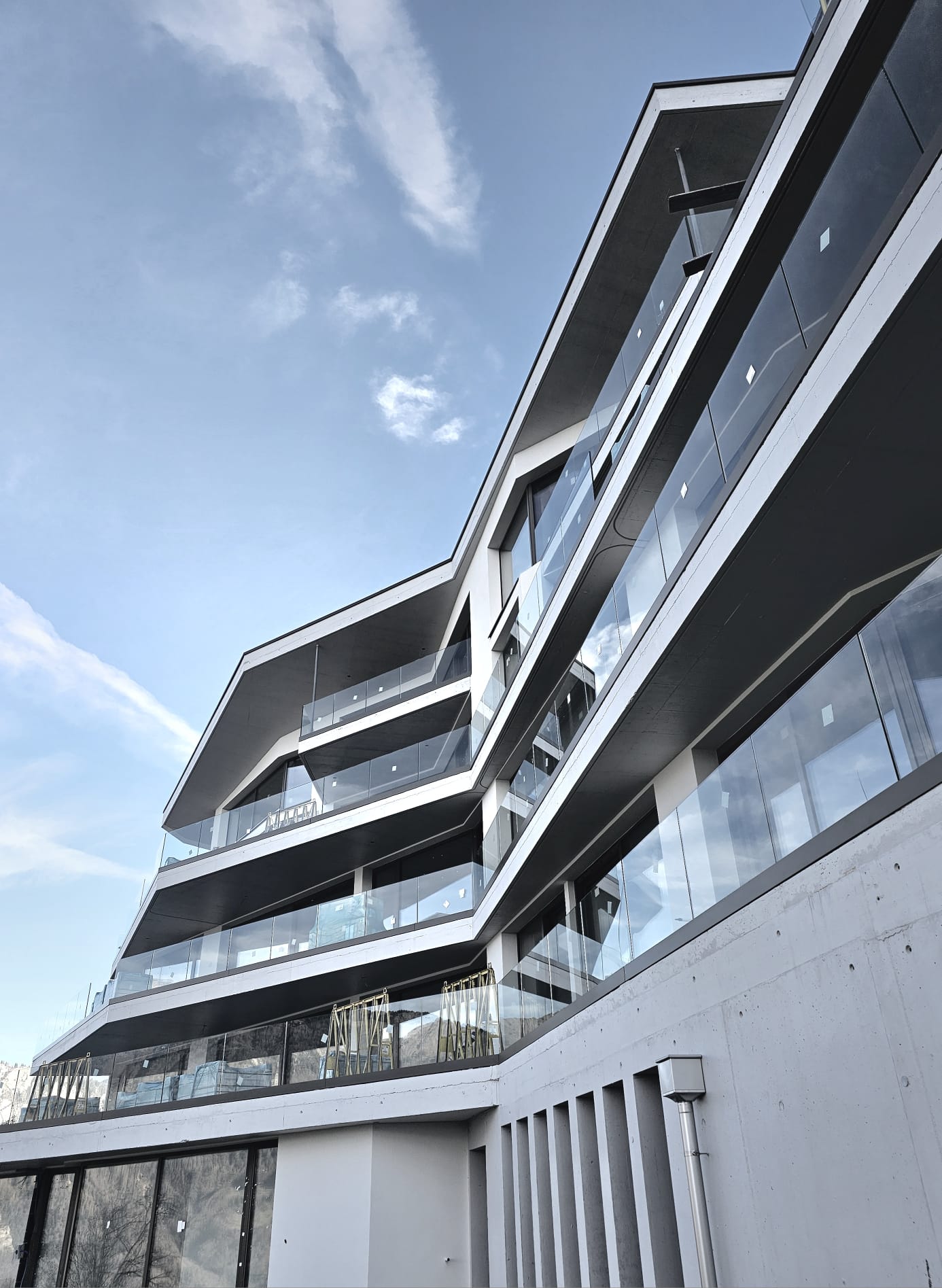 MFH mit 9 Wohnungen in Kerenzerberg, Filzbach