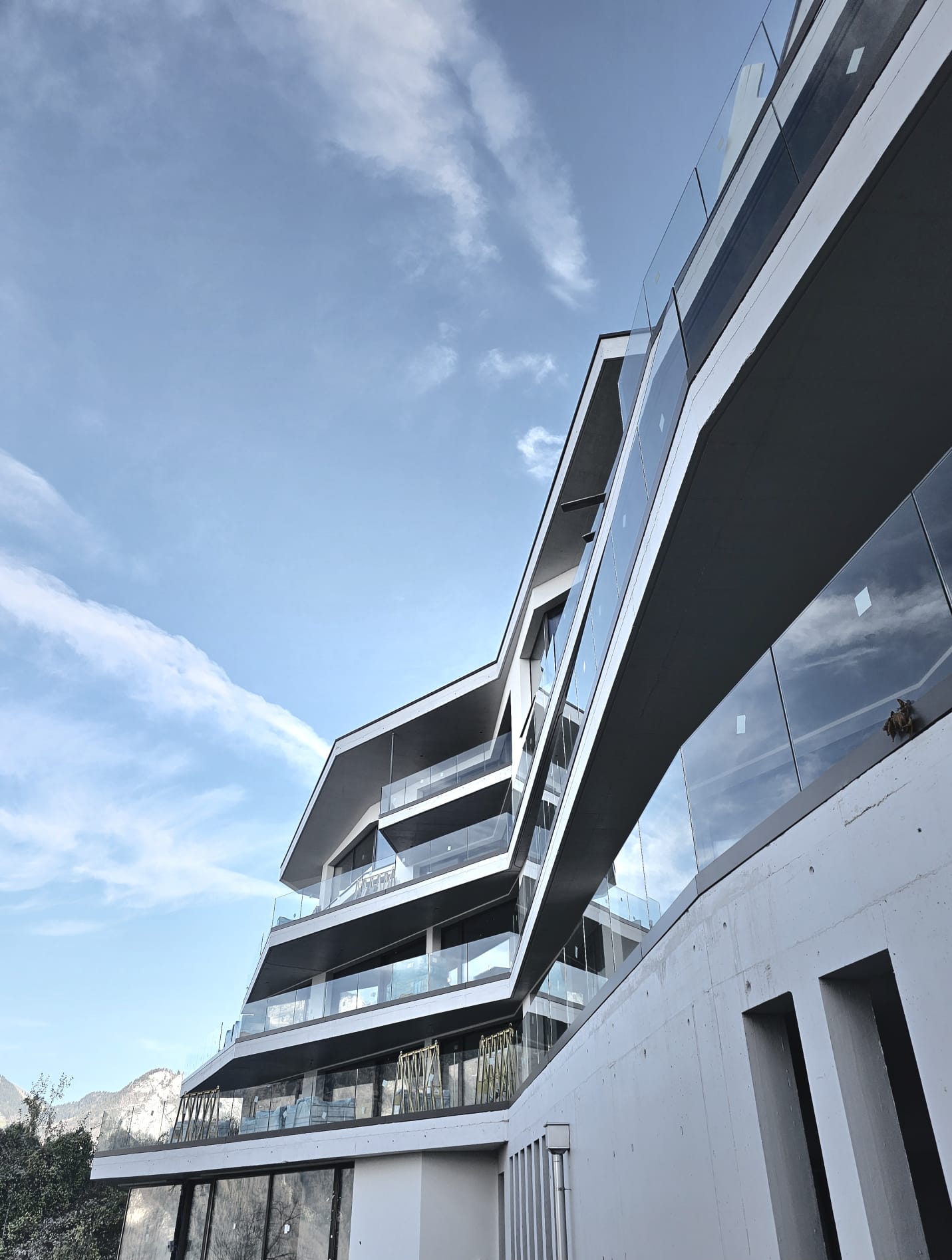 MFH mit 9 Wohnungen in Kerenzerberg, Filzbach